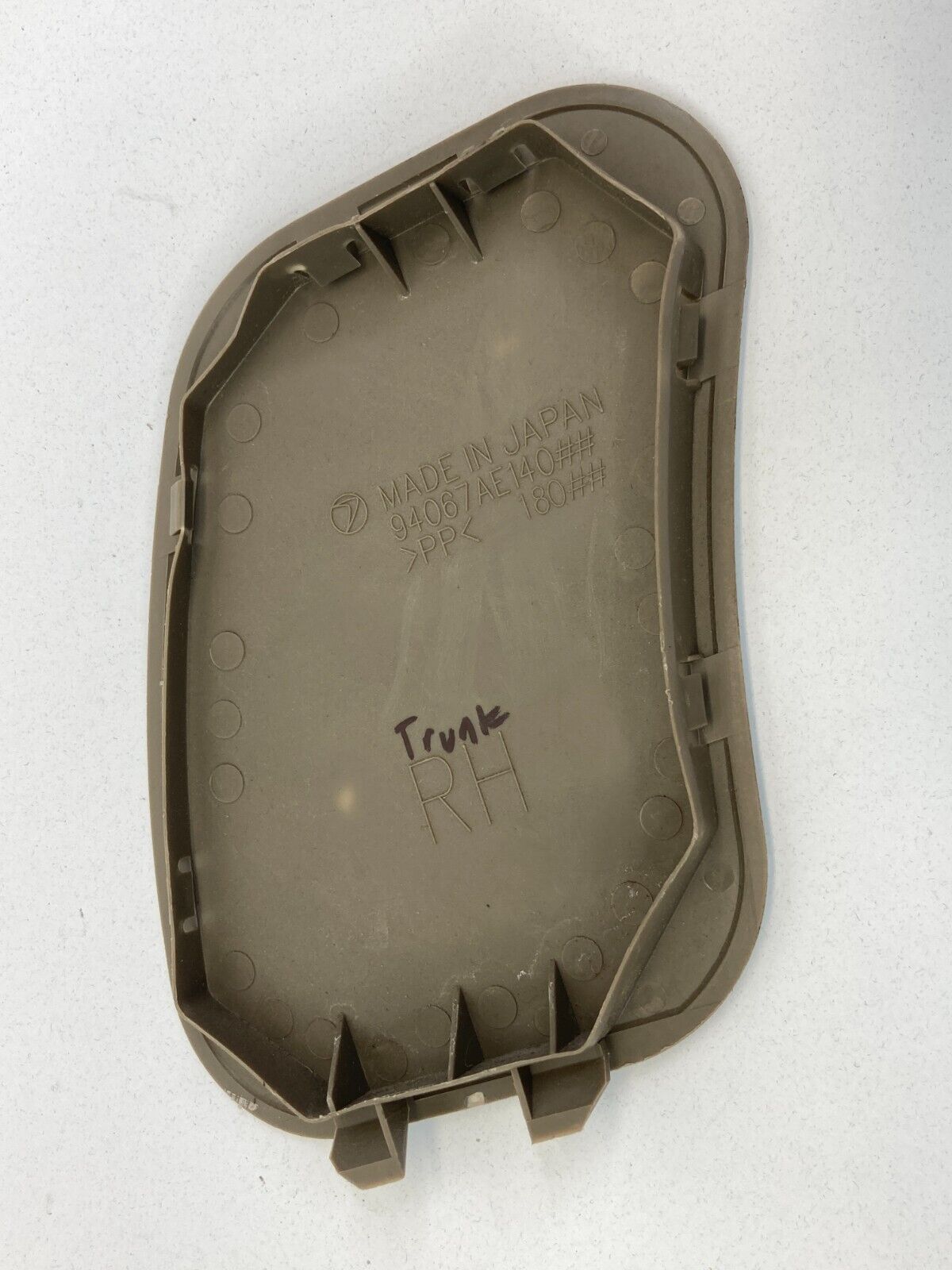 2000-2004 Subaru Outback Rear Right Access Tailgate Lamp Cap Cover 94067AE140