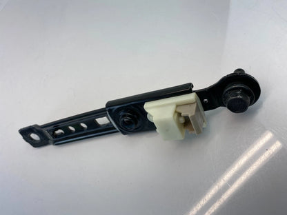 2011-2016 HYUNDAI ELANTRA FRONT SEAT BELT HEIGHT ADJUSTER BRACKET 130502BK OEM