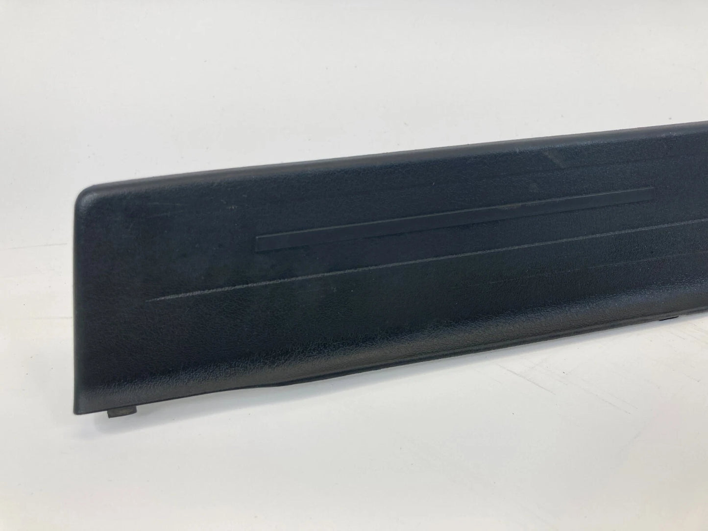 2010-2014 SUBARU LEGACY REAR RIGHT SIDE DOOR PILLAR SCUFF PLATE COVER 94061AJ06A