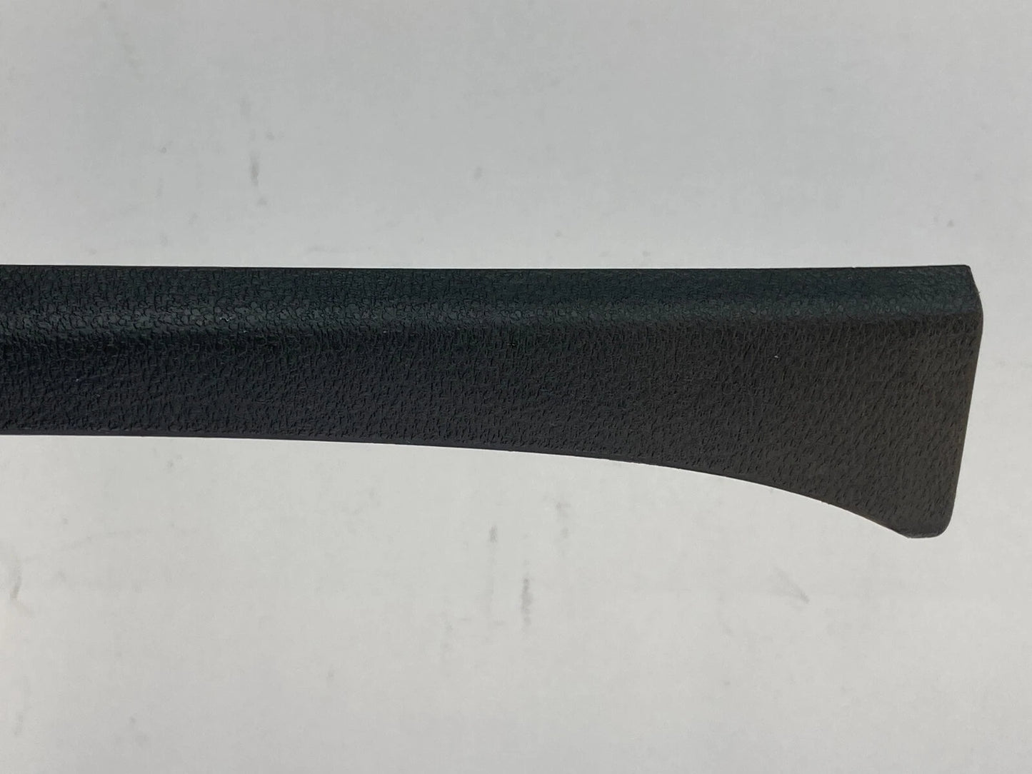 2006-2010 VOLKSWAGEN PASSAT INNER RIGHT KICK PANEL TRIM LINING TRIM 3C0-868-238