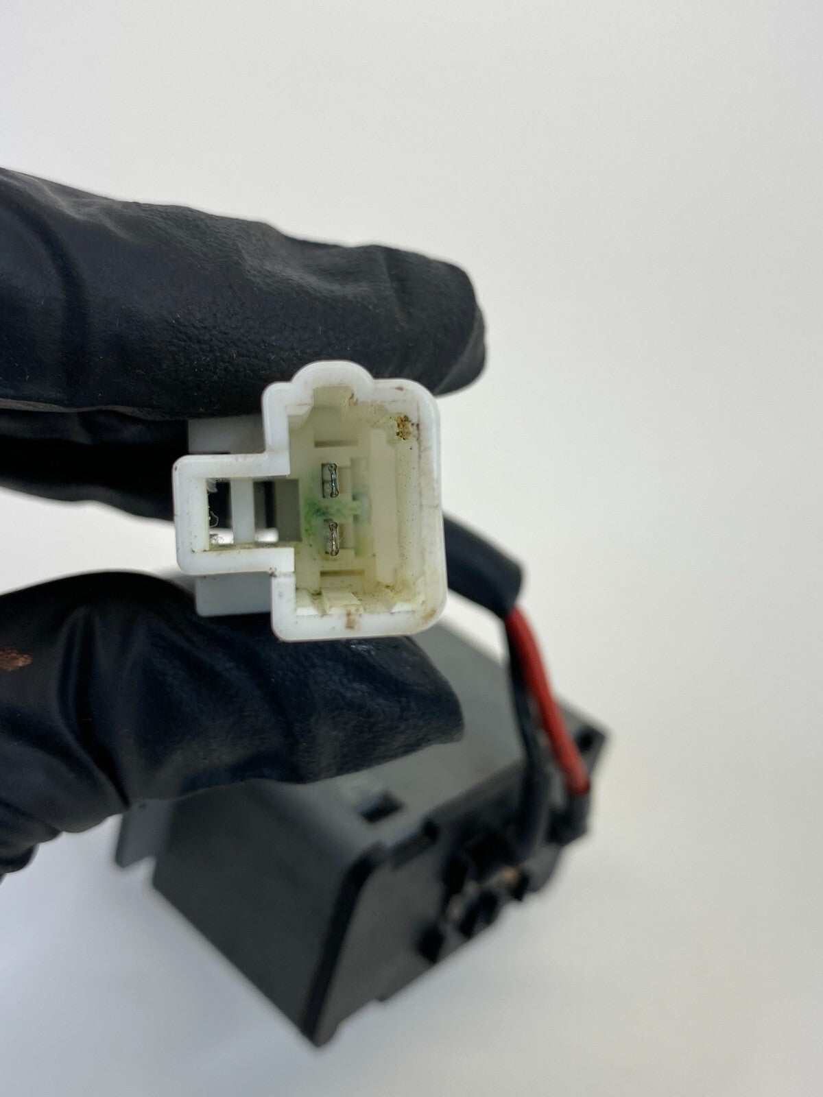 2009 2010 2011 Kia Borrego Fuel Tank Button Open Switch 93590-2J000 OEM