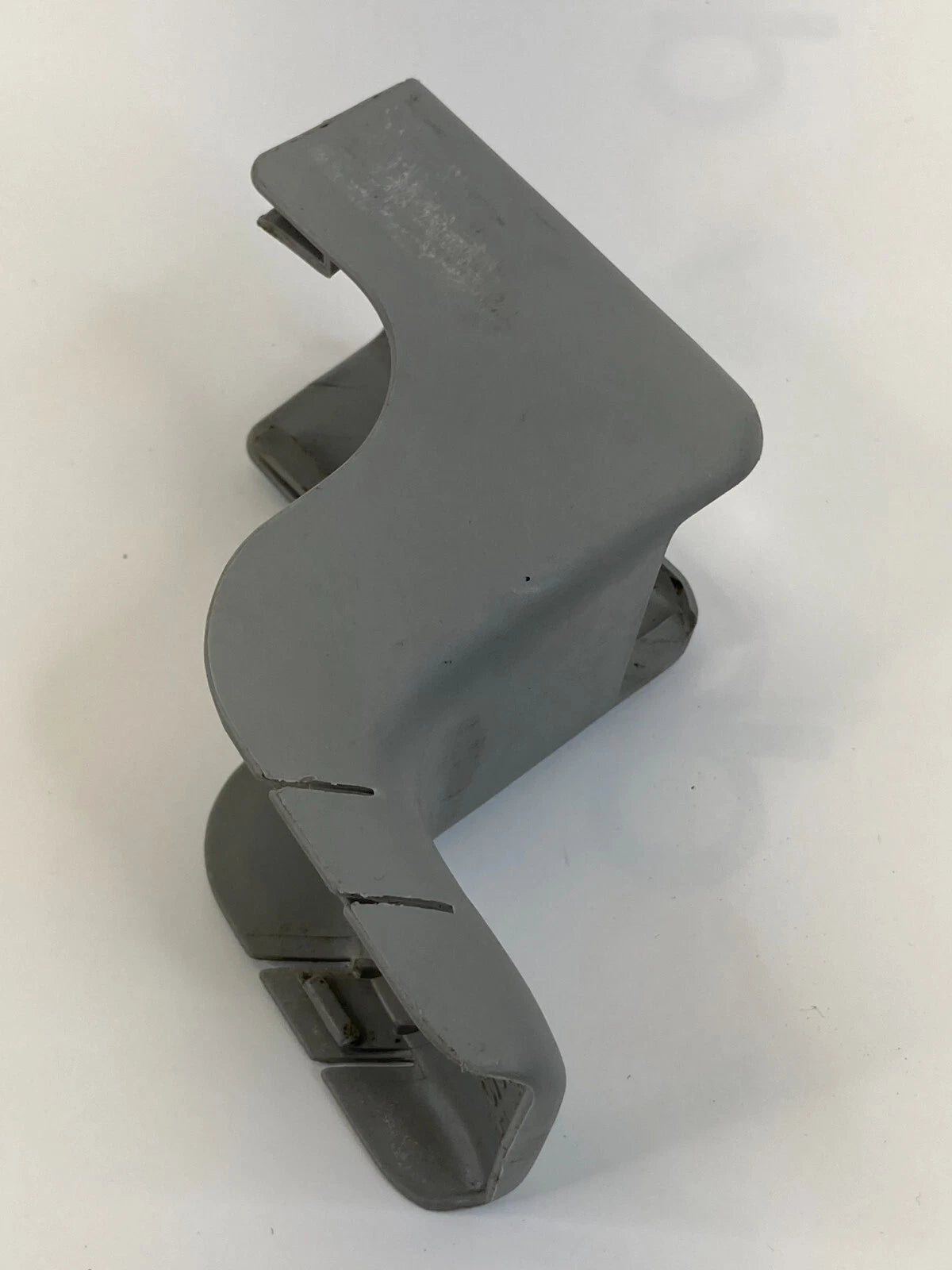 2006-2008 LEXUS RX400H FRONT LEFT SEAT TRACK OUTER COVER TRIM CAP 72137-48040