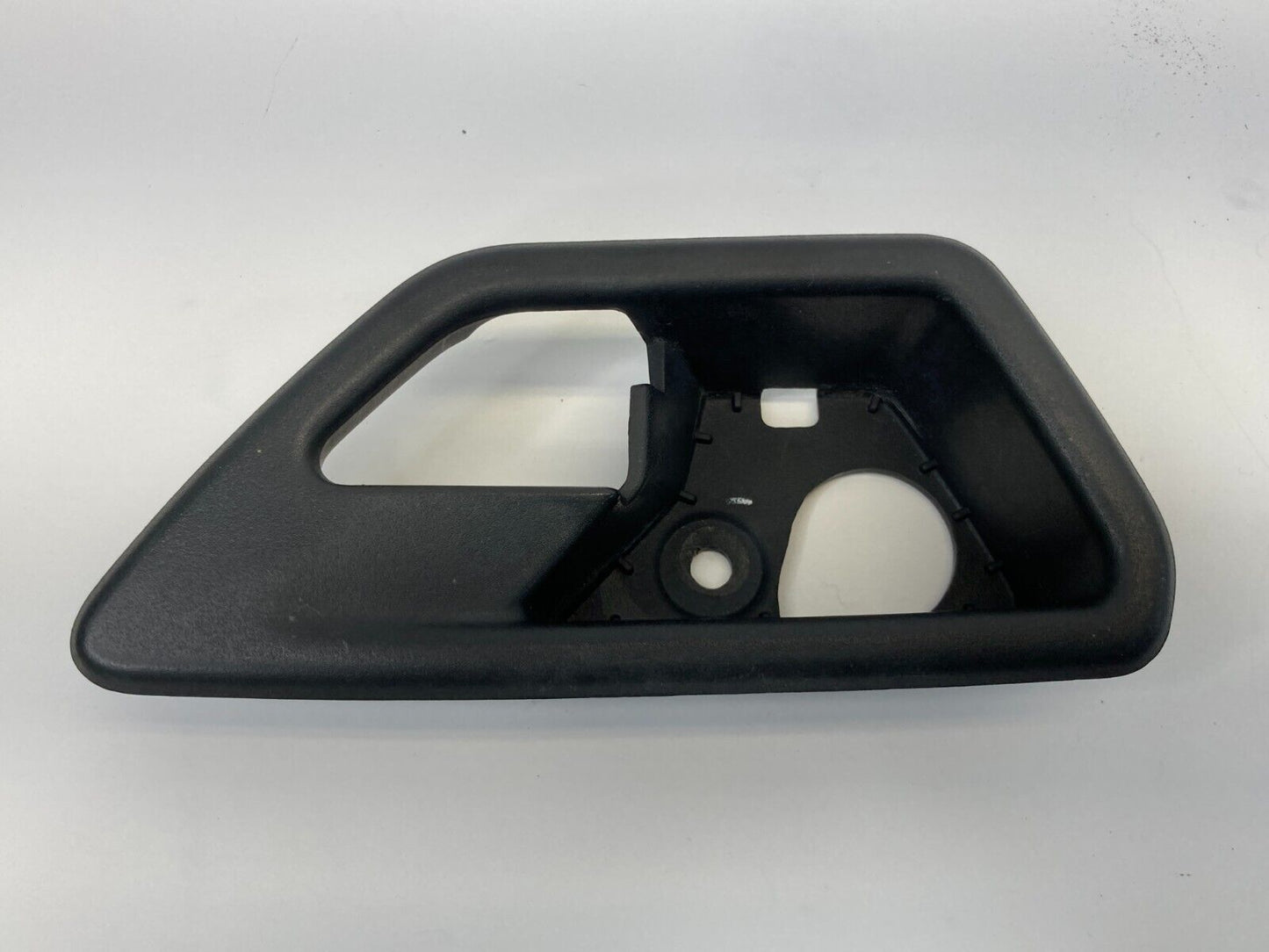 2009 2010 Dodge Journey Front Right Interior Door Handle Bezel 100000254 OEM