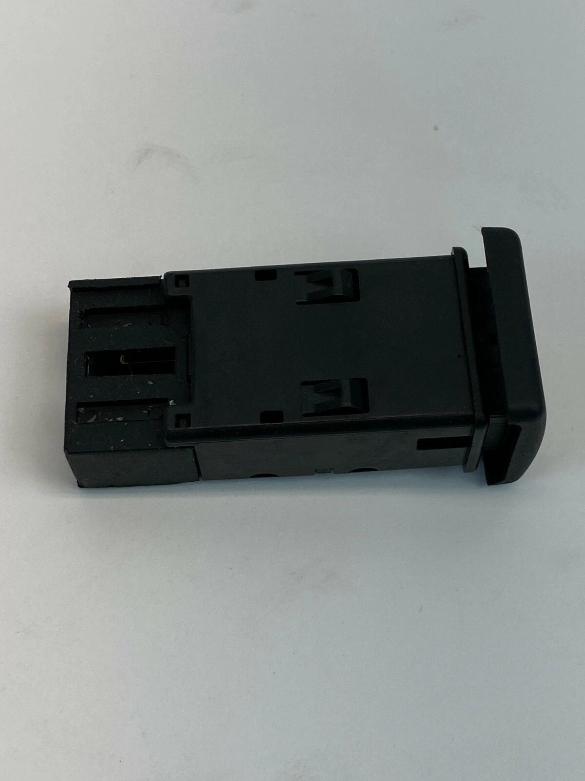 03 04 LAND ROVER DISCOVERY HAZARD WARNING LIGHT CONTROL SWITCH BUTTON YUG000730P