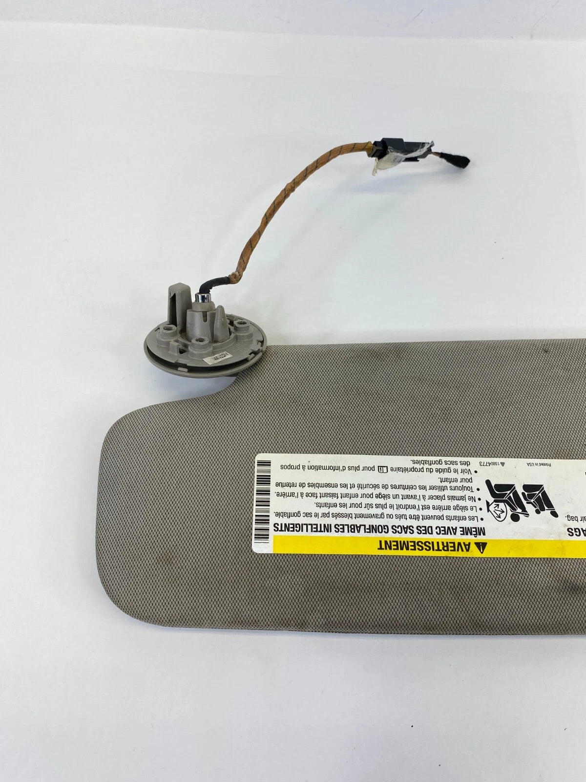 13-15 CHEVROLET MALIBU FRONT RIGHT PASSENGER SIDE SUNVISOR SUN VISOR SHADE OEM