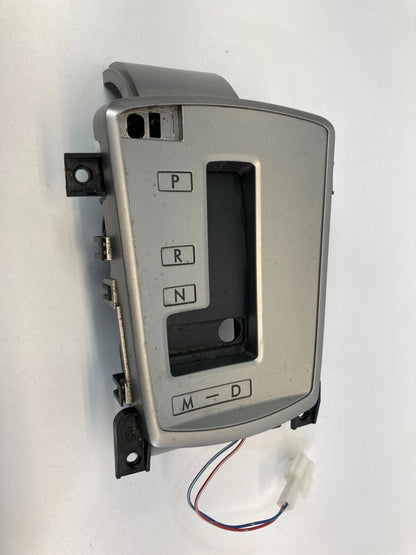 10-12 SUBARU OUTBACK AUTOMATIC FLOOR GEAR SHIFT SHIFTER SELECTOR BEZEL 76E484