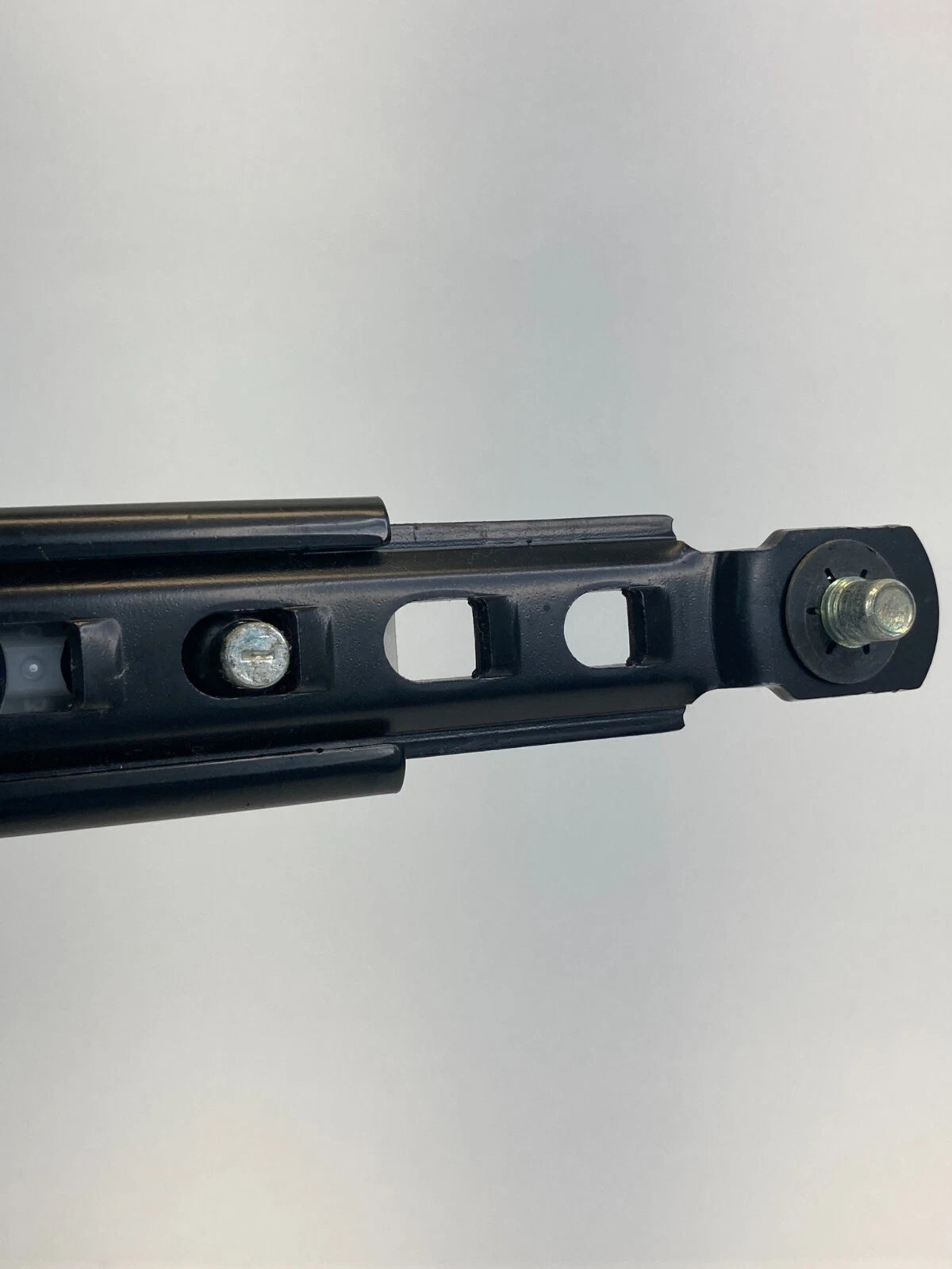 2007-2013 MITSUBISHI OUTLANDER REAR LEFT SIDE SEAT BELT HEIGHT ADJUSTER OEM