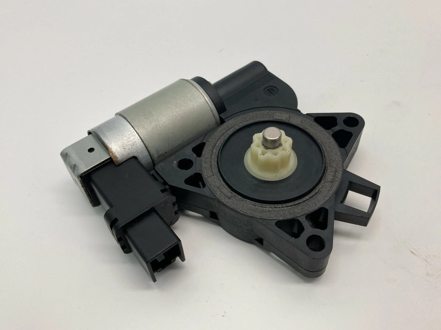 2003-2008 MAZDA 6 04-09 MAZDA 3 REAR LEFT SIDE DOOR POWER WINDOW MOTOR GJ6A5858X