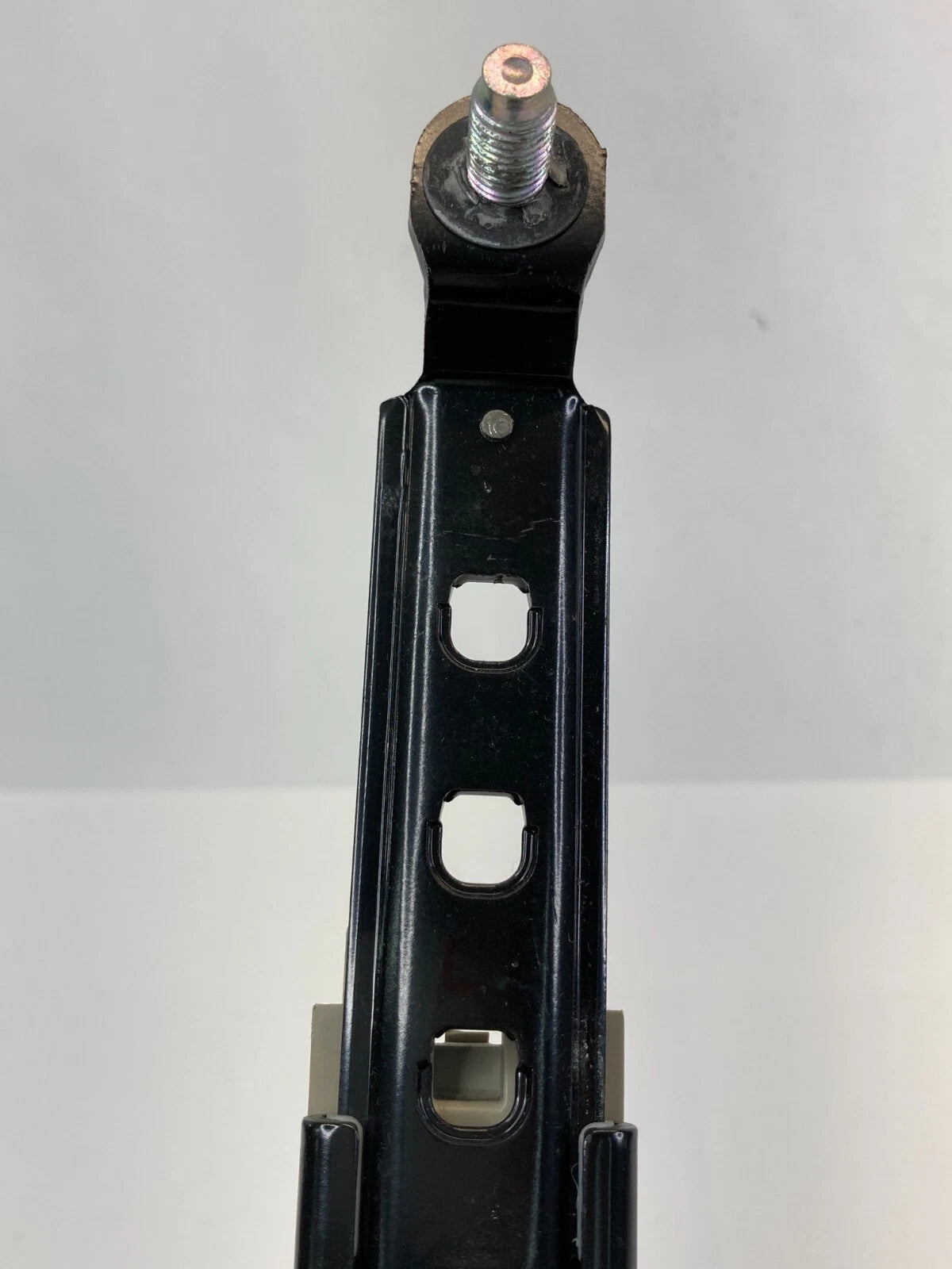 2007 2008 2009 NISSAN ALTIMA SEDAN FRONT LEFT SEAT BELT HEIGHT ADJUSTER OEM