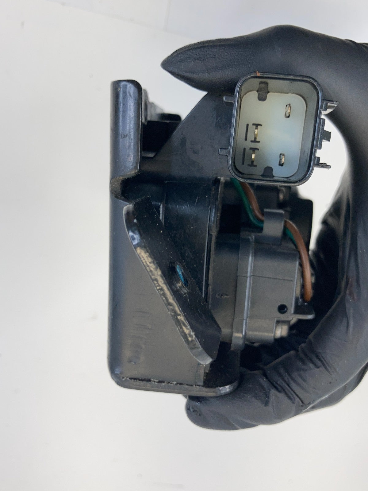 2012-2015 Chevrolet Captiva Sport Trunk Tailgate Lift Gate Latch Lock Actuator