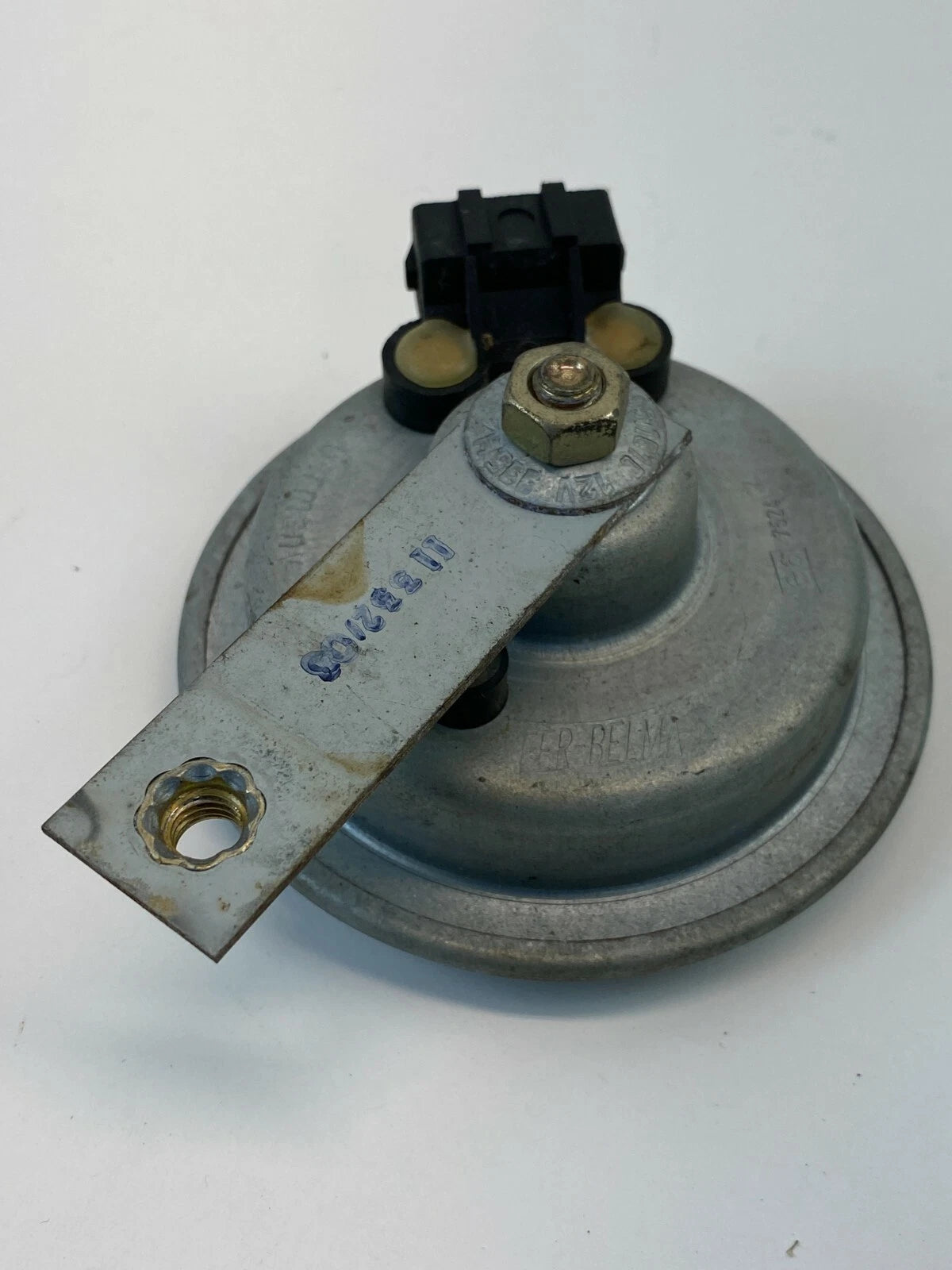 1999-2005 VOLKSWAGEN JETTA SEDAN ALARM SIREN HORN W/ BRACKET E67524 OEM
