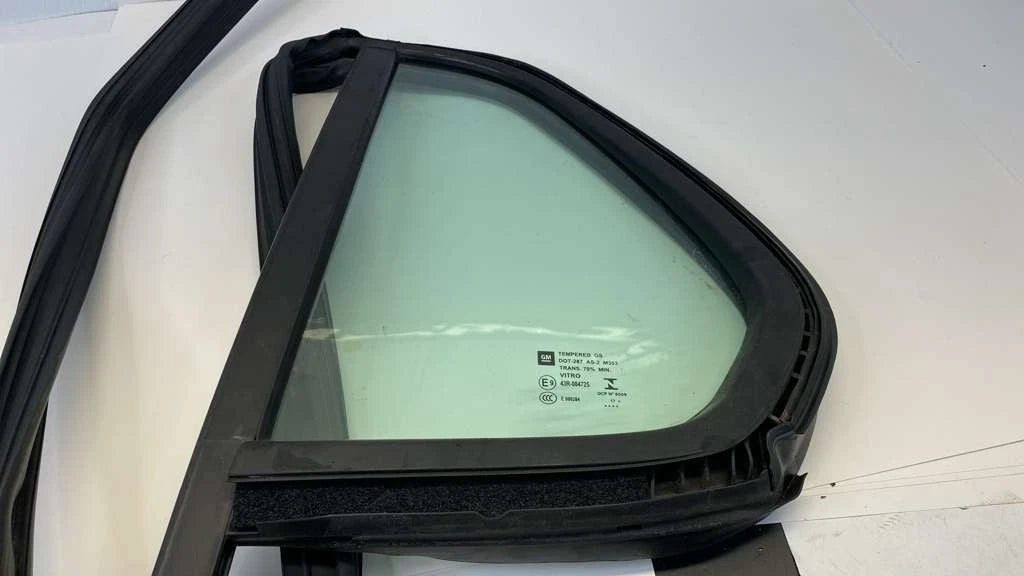 2015-2020 CHEVROLET TRAX REAR LEFT DRIVER QUARTER WINDOW GLASS E943R-004725 OEM