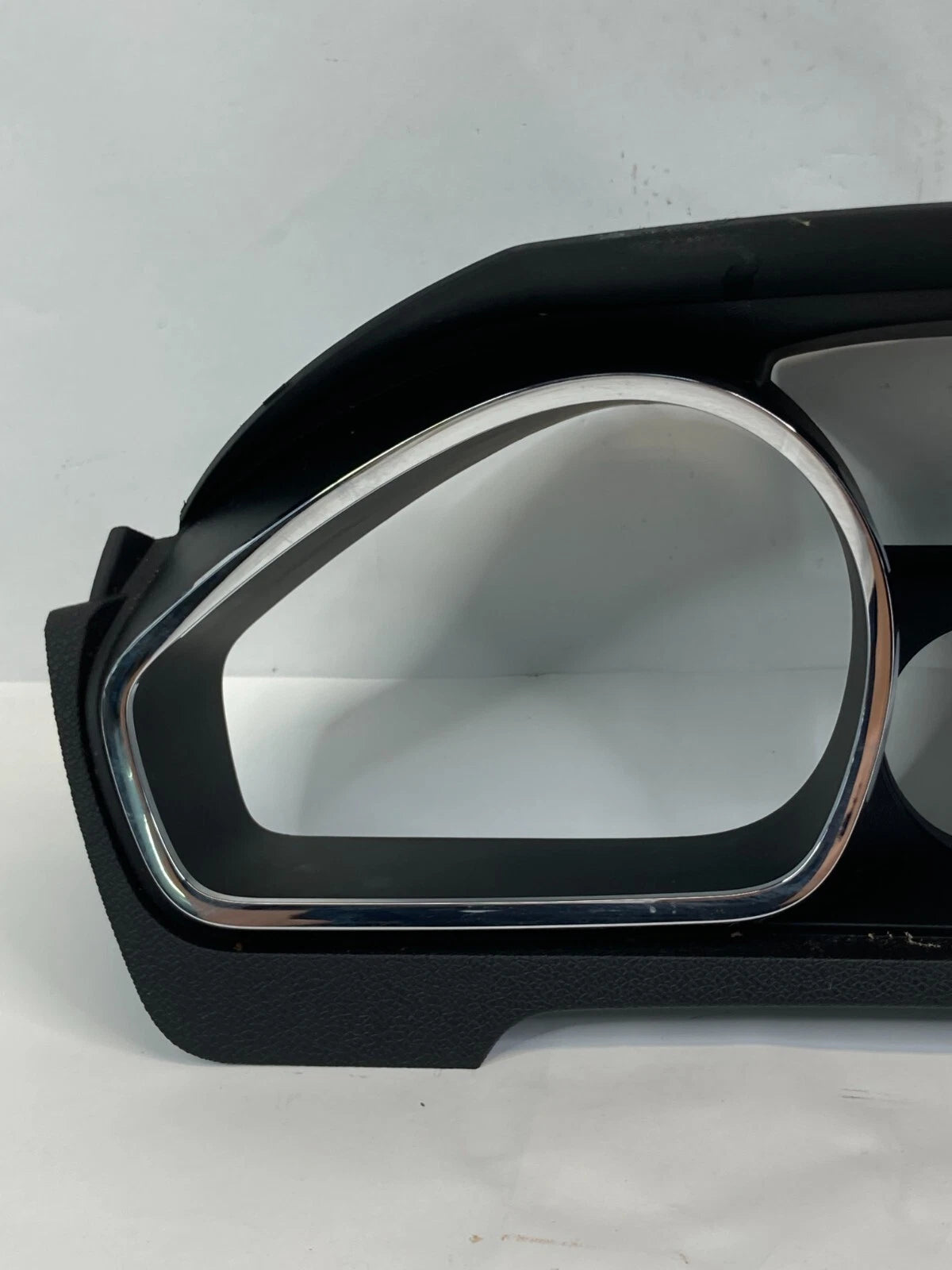 2009-2012 CHEVROLET TRAVERSE DASHBOARD INSTRUMENT CLUSTER COVER BEZEL 20836170