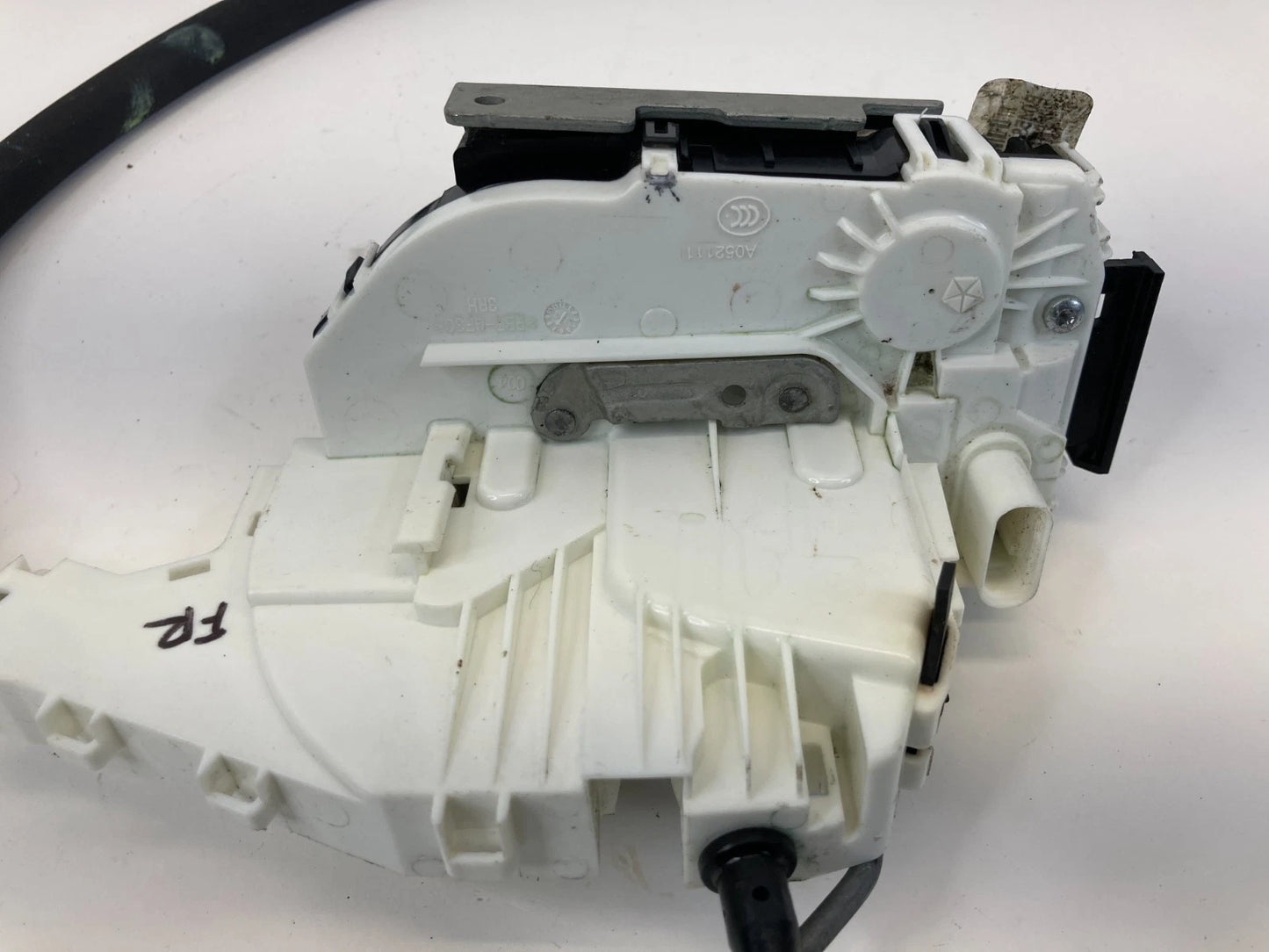 2011-2020 DODGE JOURNEY FRONT RIGHT DOOR LOCK LATCH RELEASE ACTUATOR 4589916AD