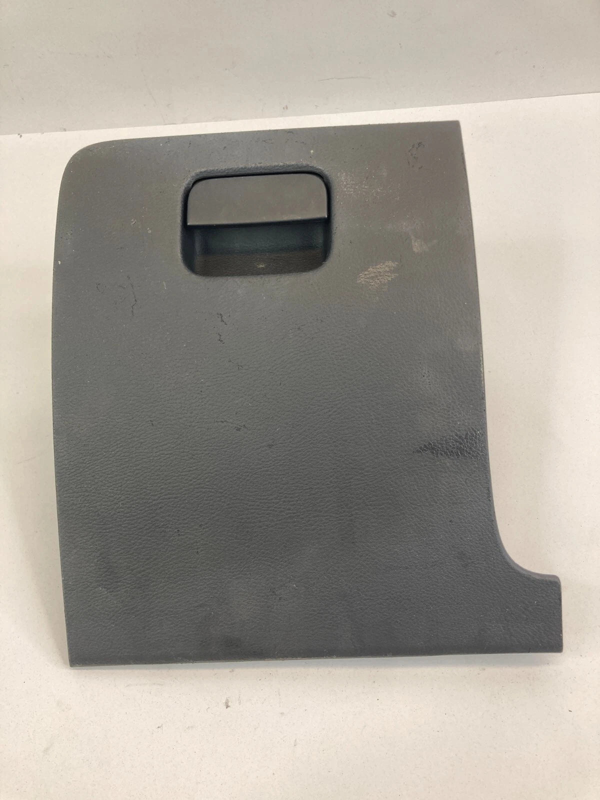 06-10 VOLKSWAGEN PASSAT DASH CENTER LOWER PANEL STORAGE COMPARTMENT 3C1-857-921