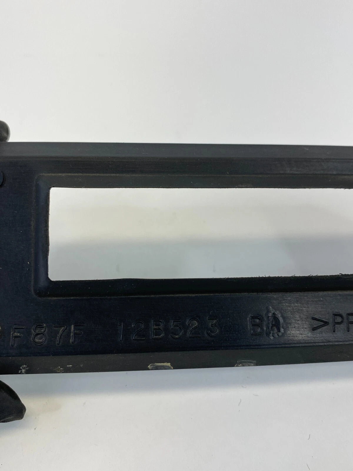 2001-2011 FORD RANGER TRAC ECU ECM COMPUTER MOUNTING BRACKET GASKET COVER OEM