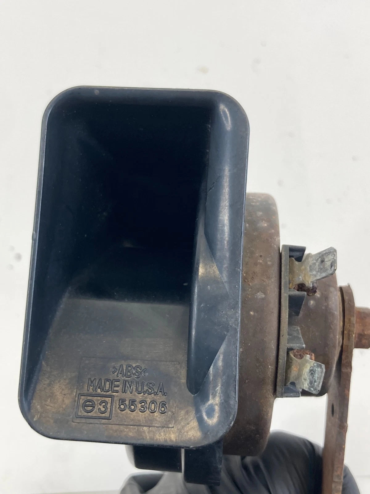 2013 13 Dodge Dart Low Note Horn Pitch Tone Alarm Signal E355306 OEM