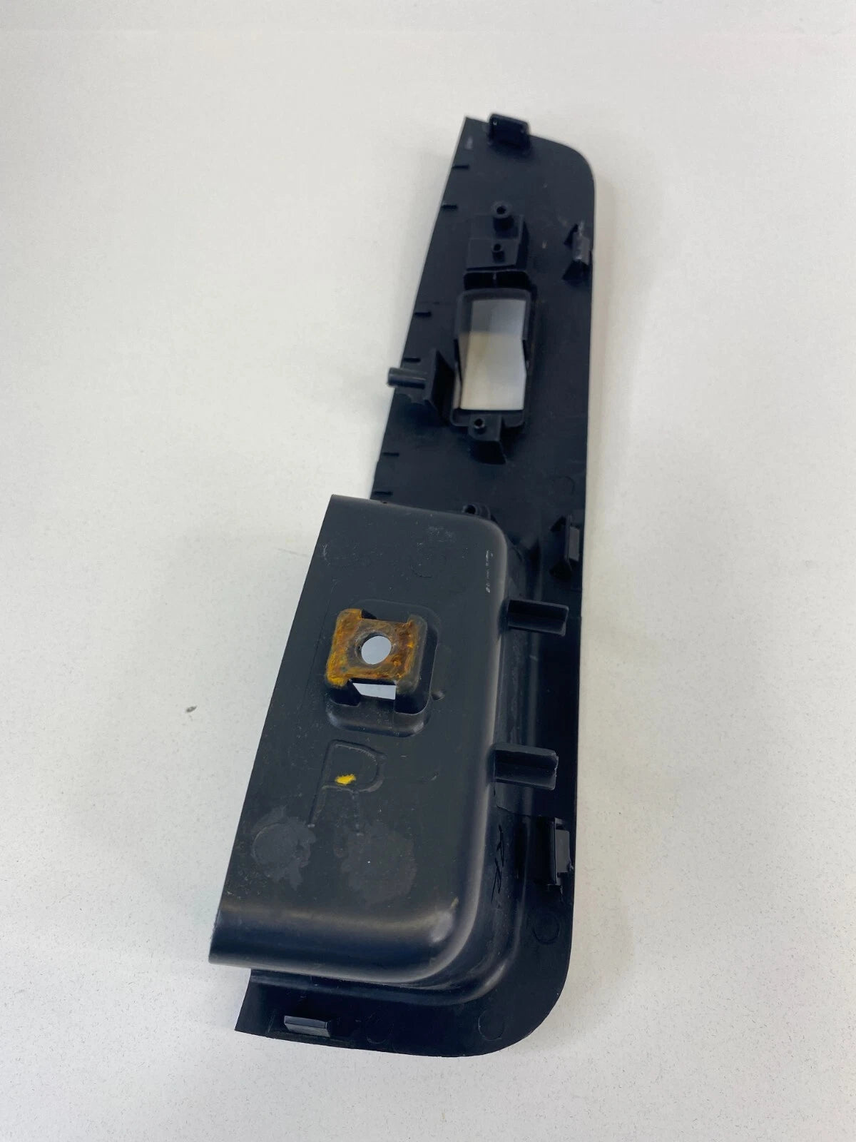 07-13 MITSUBISHI OUTLANDER REAR RIGHT DOOR WINDOW SWITCH COVER BEZEL SPC01640