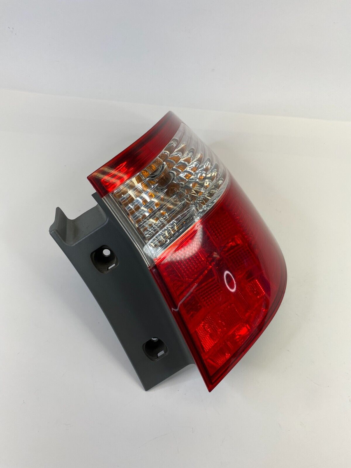 05-07 Honda Odyssey Rear Right Passenger Side Tail Light Outer Taillight Lamp