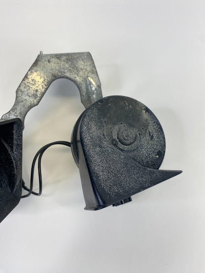 2011-2017 Buick Regal High & Low Tone Note Signal Alarm Horn Pair E355306 OEM