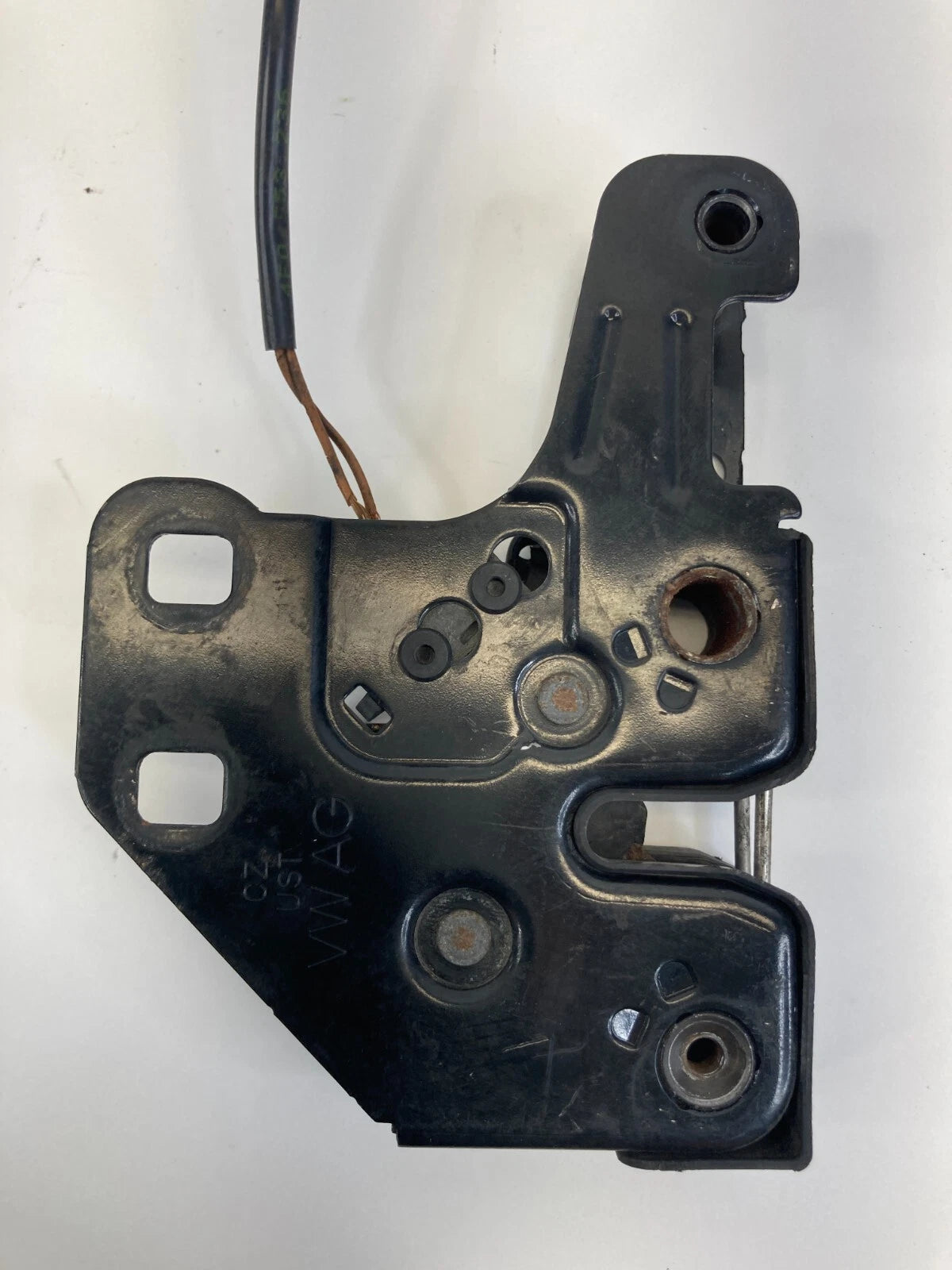 05-11 AUDI A6 QUATTRO UPPER HOOD BONNET SAFETY CATCH LOCK LEVER W/ SWITCH OEM