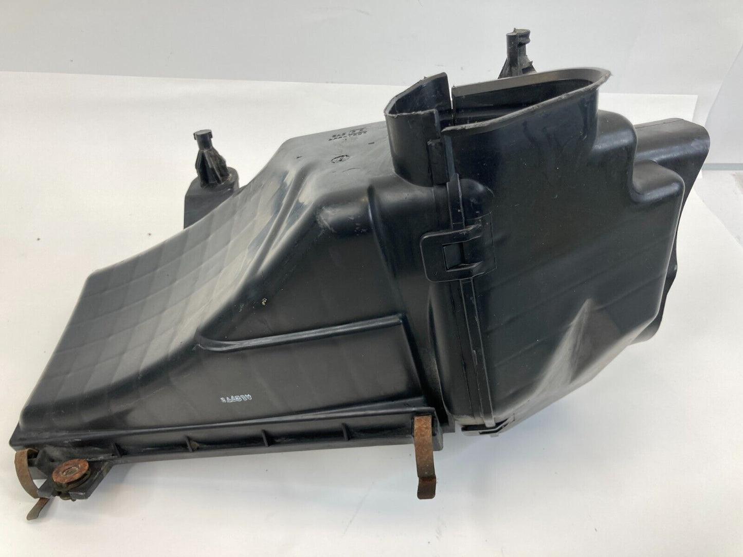 2002-2006 Nissan Altima 3.5L Air Intake Cleaner Box Lower Housing OEM