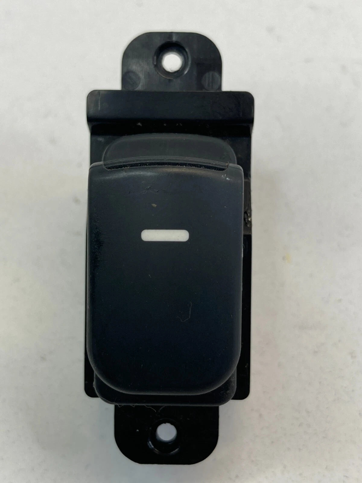 2010-2013 KIA FORTE REAR LEFT DRIVER DOOR WINDOW CONTROL SWITCH 93580-1M000 OEM