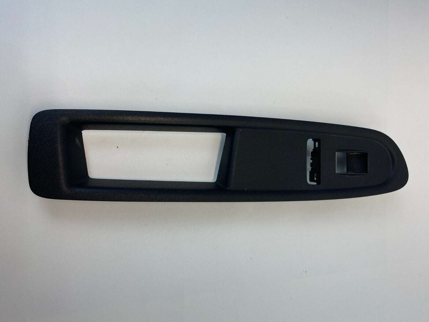 09-12 Chevrolet Traverse Front Right Window Switch Bezel Cover Trim 25868362