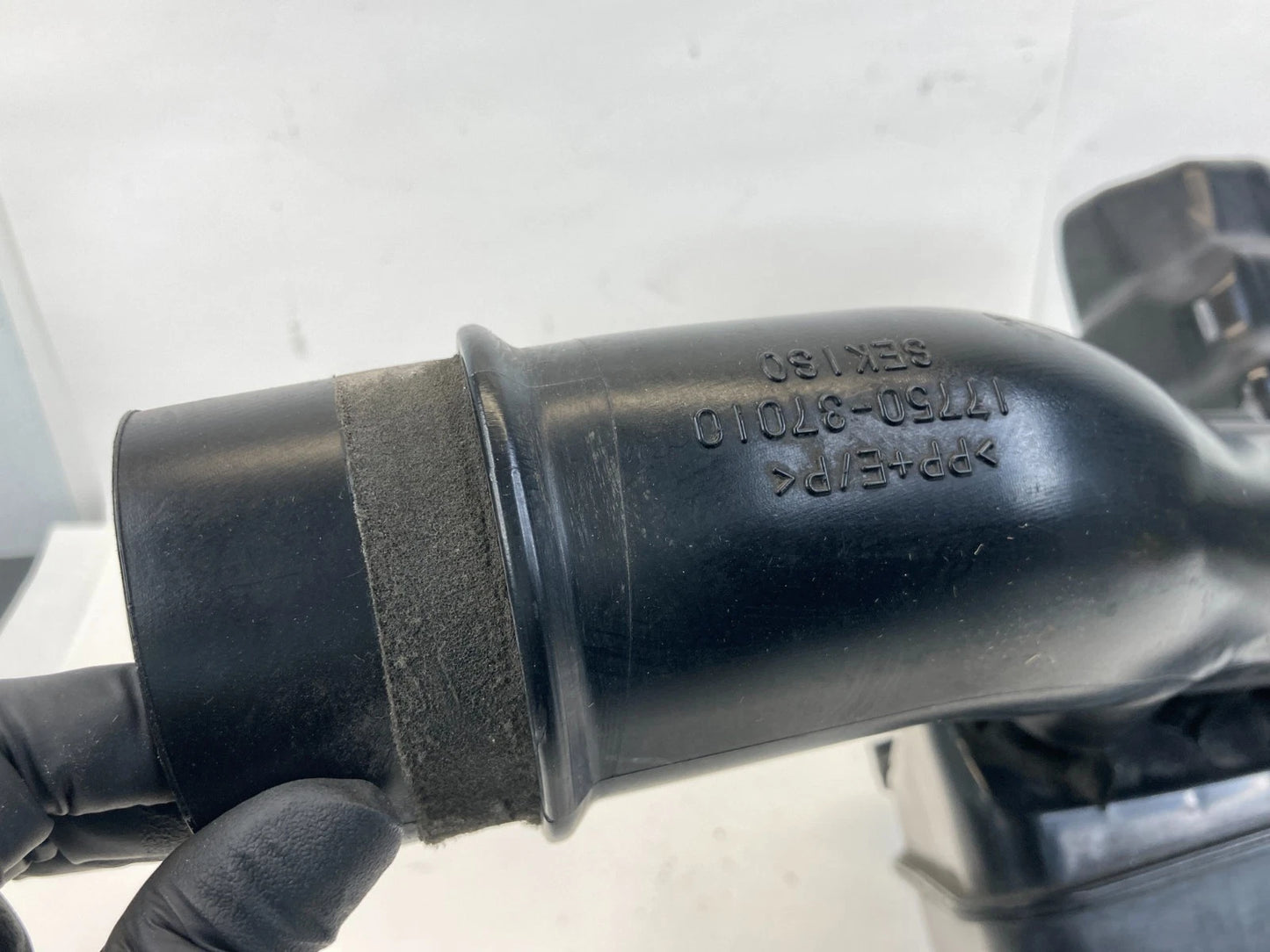 2010-2015 TOYOTA PRIUS AIR CLEANER RESONATOR INTAKE BOX FILTER 17893-37040 OEM