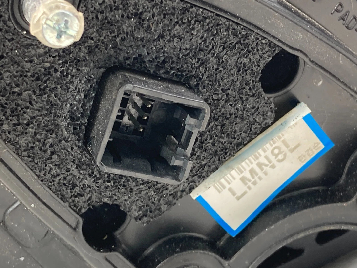 2006 2007 HYUNDAI ACCENT FRONT LEFT DRIVER SIDE VIEW POWER DOOR MIRROR E13027427