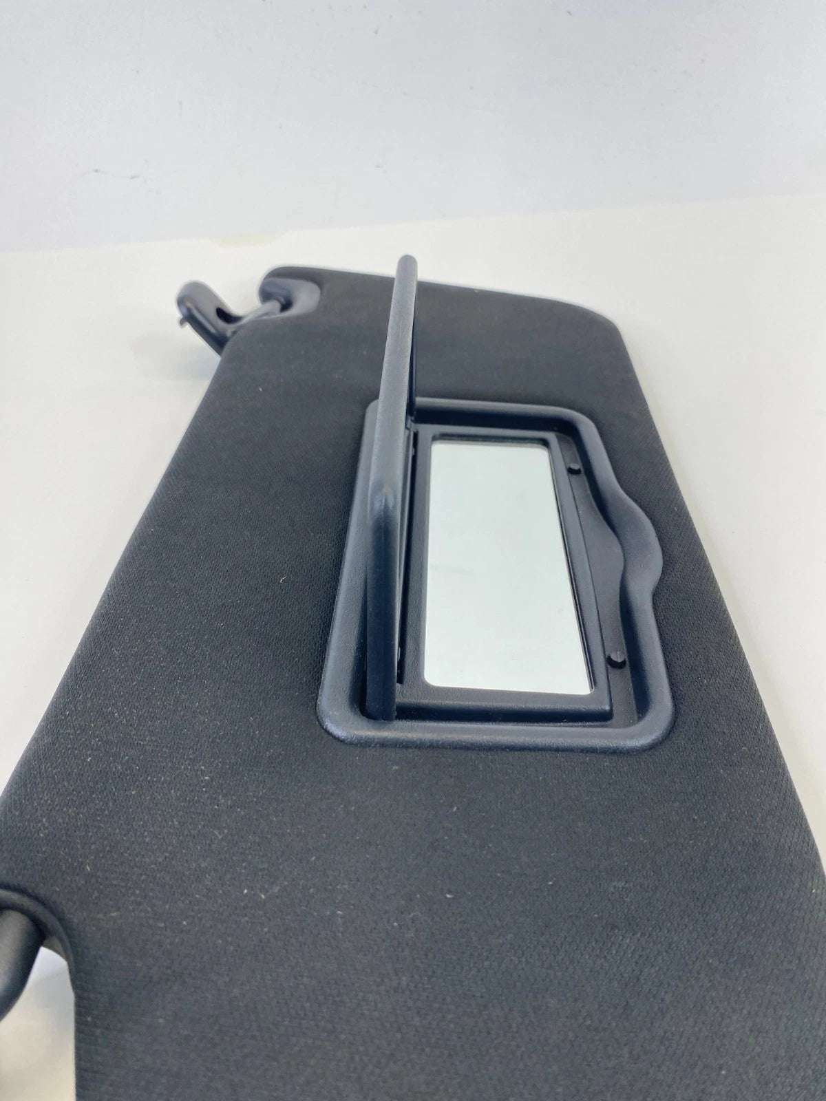 2016-2019 FORD EXPLORER POLICE INTERCEPTOR ROOF LEFT SIDE SUNVISOR SUN VISOR OEM