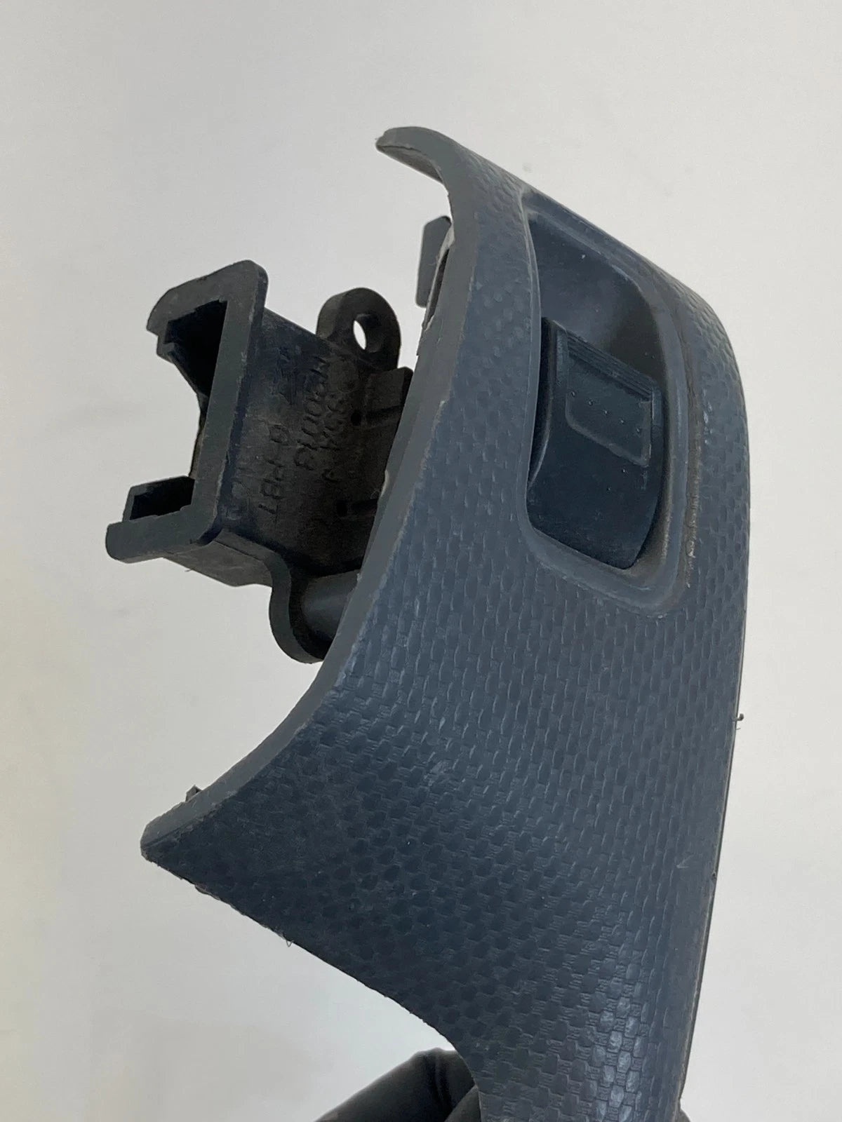 2002-2005 HONDA CIVIC REAR LEFT SIDE DOOR POWER WINDOW SWITCH BUTTON W BEZEL