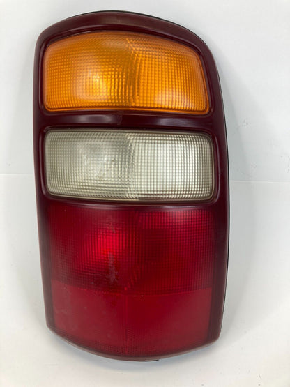 00-03 Tahoe Yukon Suburban Right Passenger Tail Light Taillight Lamp 16525376