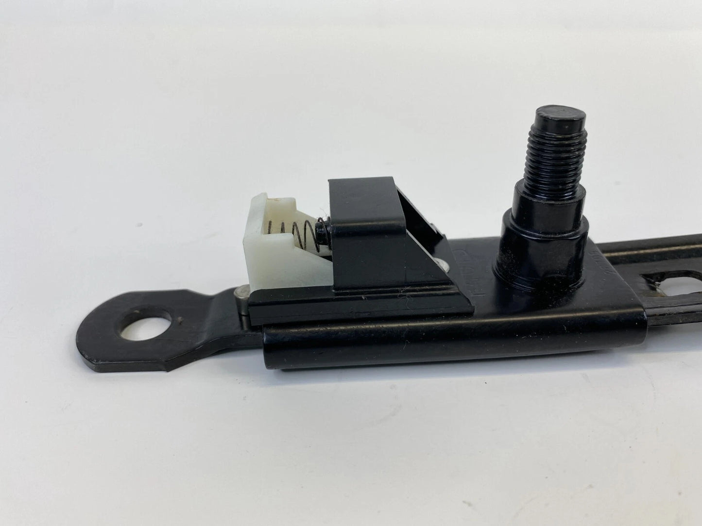 2007-2009 HYUNDAI SANTA FE LEFT DRIVER SIDE SEAT BELT HEIGHT ADJUSTER OEM
