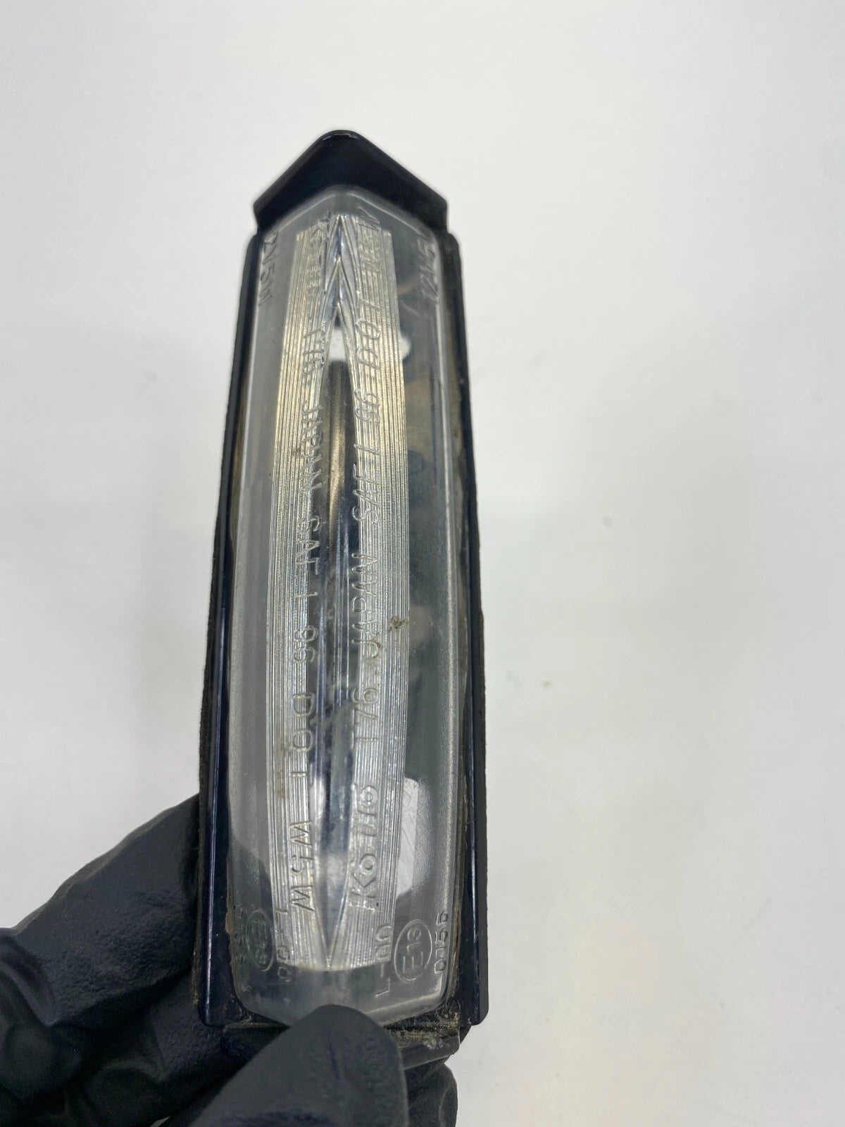98-05 LEXUS GS300 GS 300 REAR TRUNK LICENSE PLATE LIGHT LAMP TRIM PANEL OEM