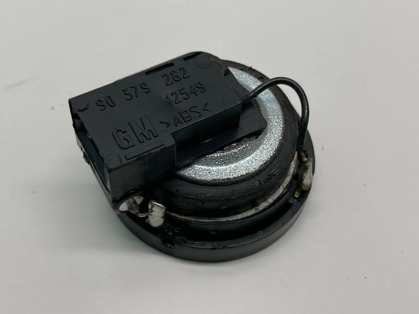 01 02 03 04 05 SATURN L300 SERIES REAR RIGHT DOOR SPEAKER TWEETER 90379282 OEM