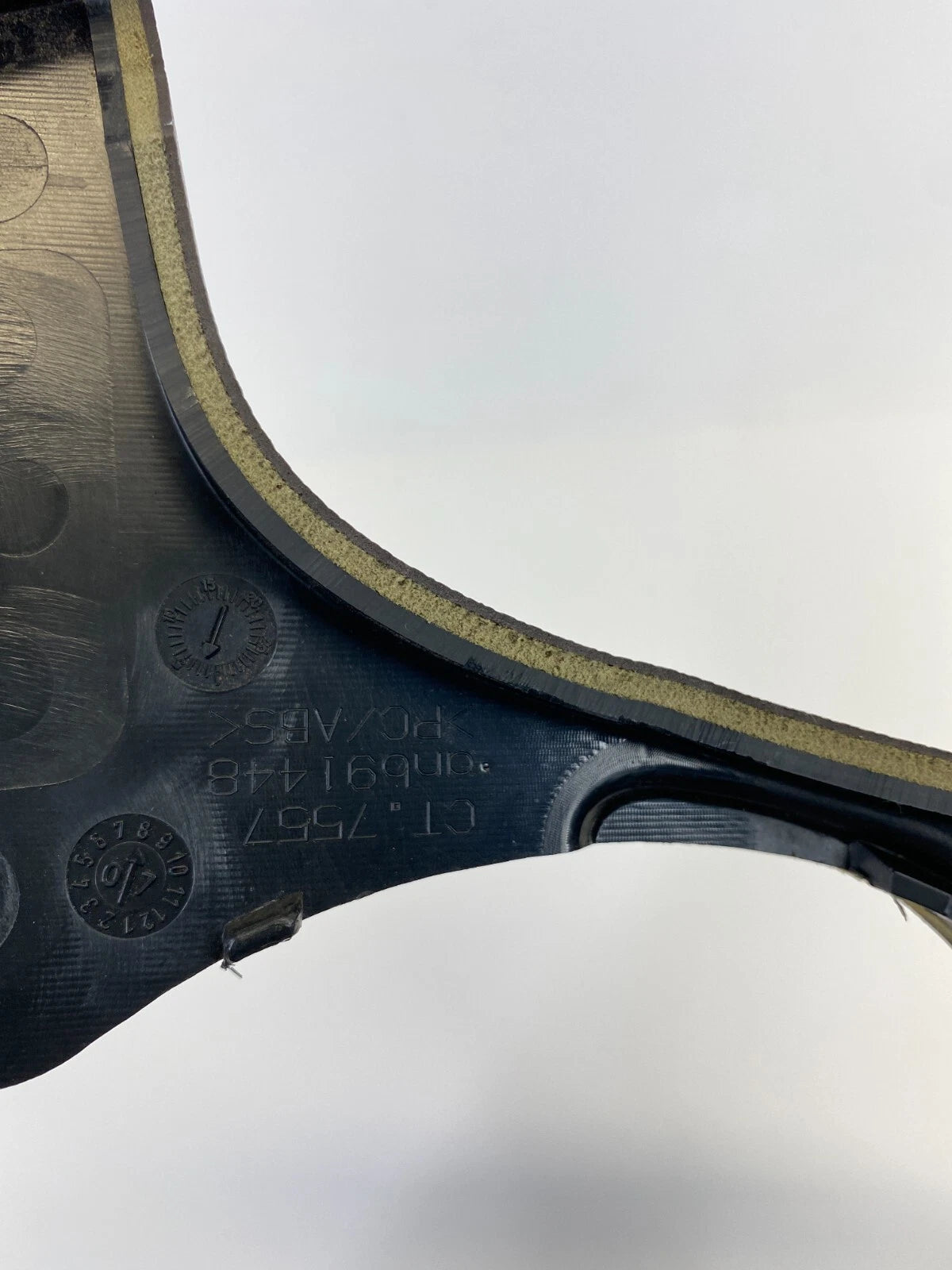 2008-2012 BUICK ENCLAVE DASH LEFT DRIVER OUTER AIR VENT BEZEL TRIM 25860224 OEM
