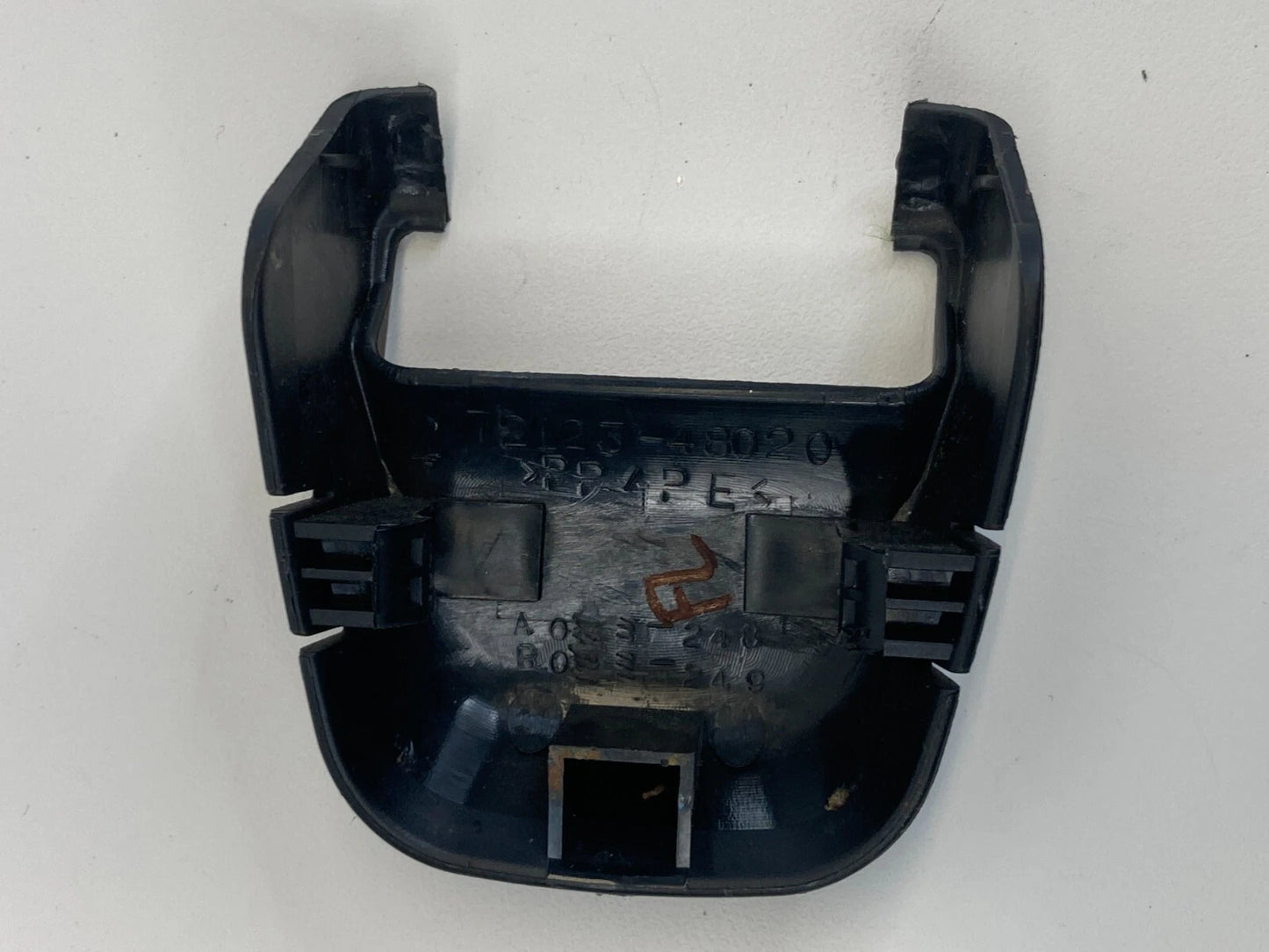 1999-2003 LEXUS RX300 FRONT LEFT SIDE SEAT TRACK END COVER TRIM 72123-48020