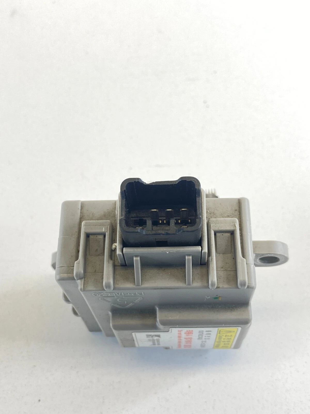 2011 11 HYUNDAI SANTA FE IONIZER CONTROL MODULE RELAY UNIT D397-CG6AA-01 OEM