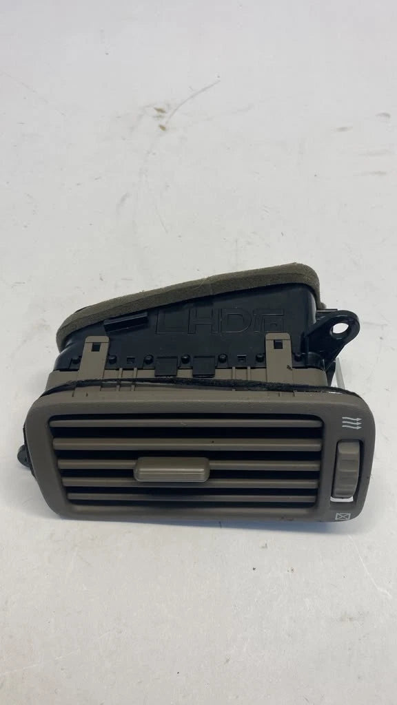 95-00 LEXUS LS400 FRONT RIGHT PASSENGER SIDE DASH OUTER A/C AIR VENT 55670-50030