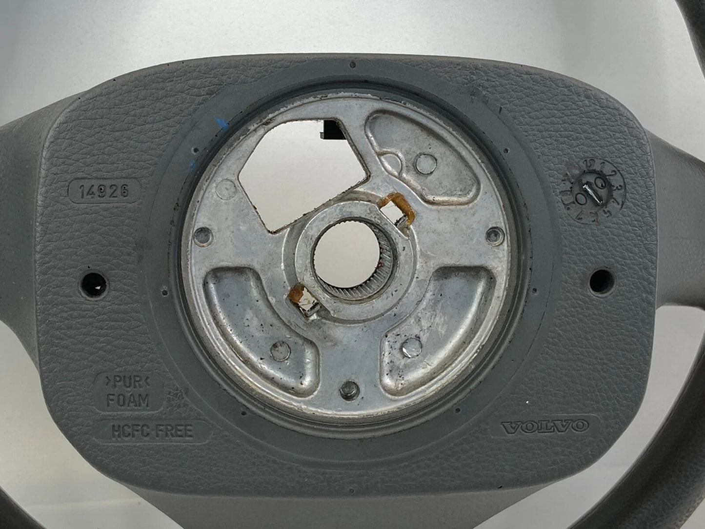 2001-2004 VOLVO S60 STEERING WHEEL 3 SPOKE W/ CRUISE CONTROL SWITCH 8666879