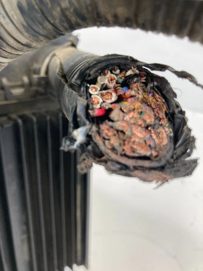 06-08 LEXUS RX400H 3.3L V6 HYBRID ENGINE FUSE RELAY BOX COMPARTMENT 82815-48260