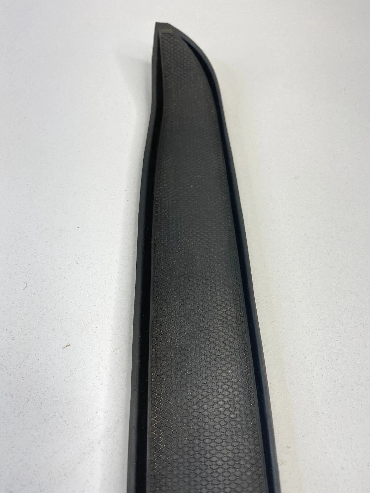 2006-2012 MERCEDES-BENZ R350 FRONT LEFT DRIVER SIDE DOOR MOLDING TRIM INSERT MAT