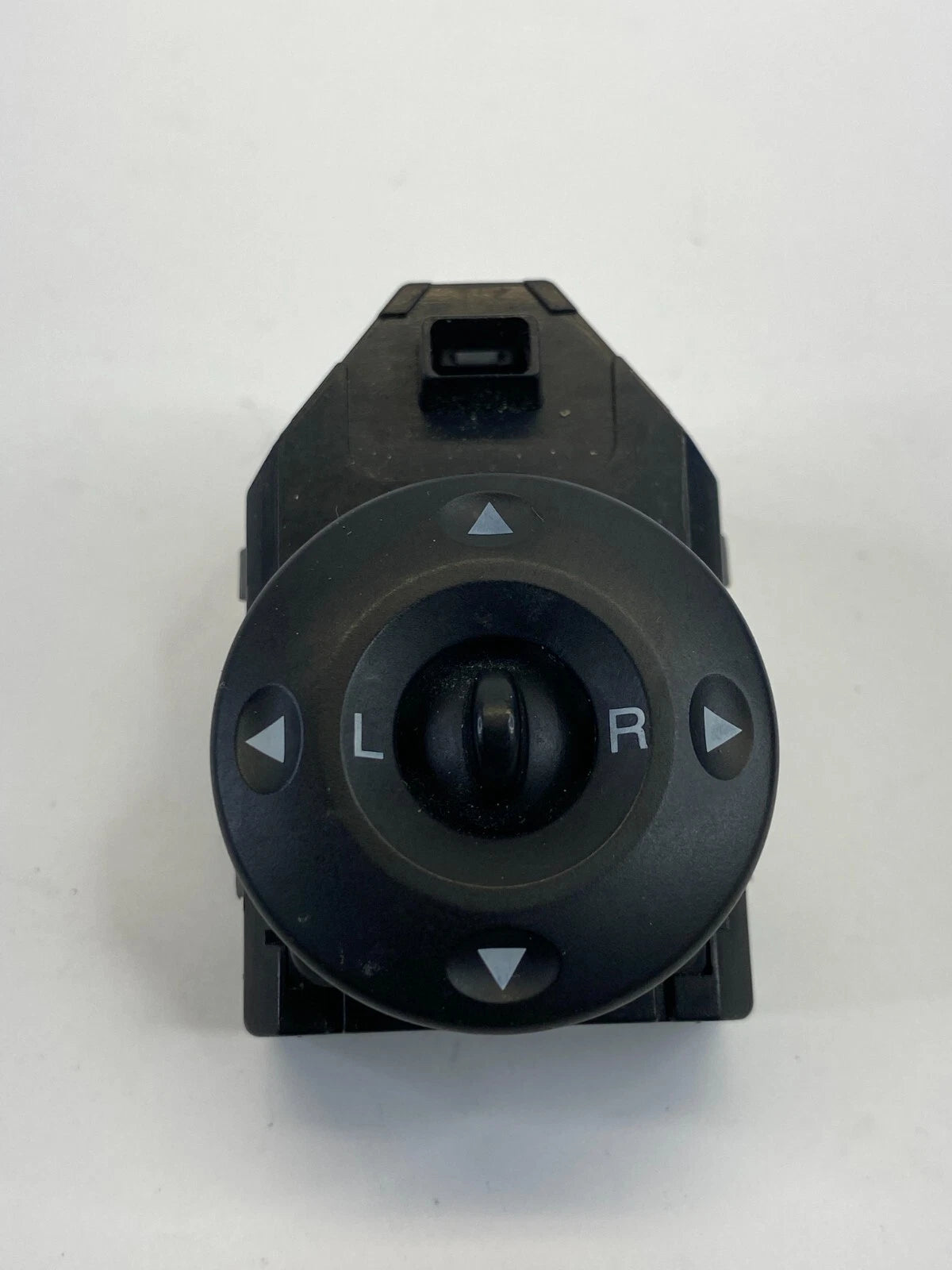 2007-2010 HYUNDAI ELANTRA FRONT LEFT SIDE DOOR POWER MIRROR CONTROL SWITCH OEM