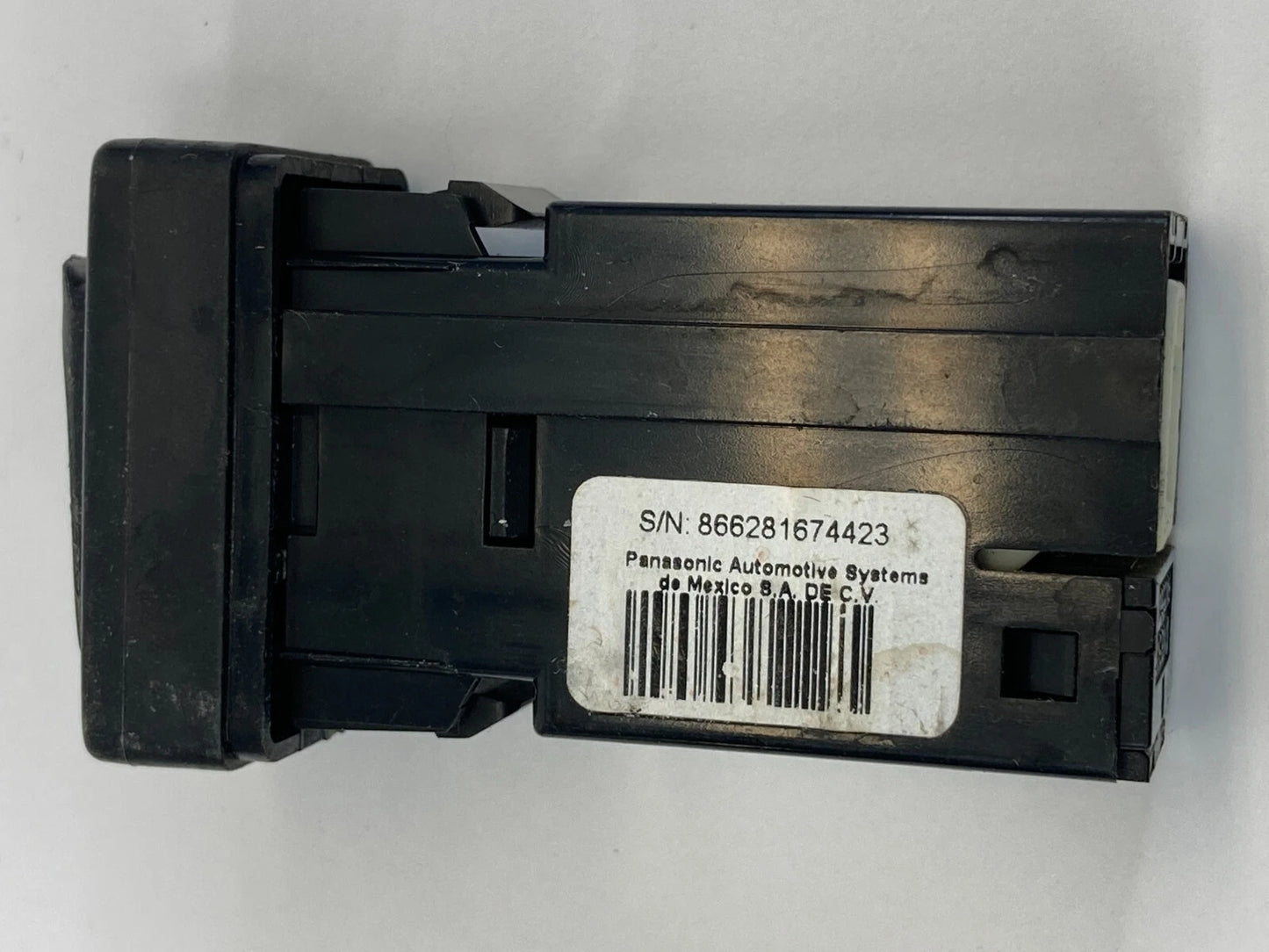 2007-2011 TOYOTA CAMRY CENTER CONSOLE AUXILIARY JACK AUX IN FA055608 OEM