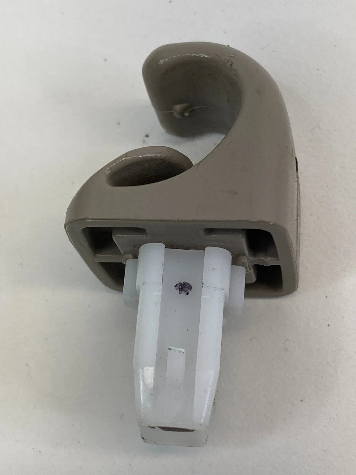 2003-2008 TOYOTA COROLLA FRONT SUNVISOR SUN VISOR SHADE CLIP HOLDER OEM
