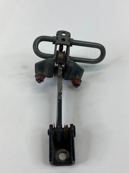 2000-2006 GMC YUKON / XL 1500 / 2500 FRONT LEFT DOOR CHECK STOP STOPPER DETENTE