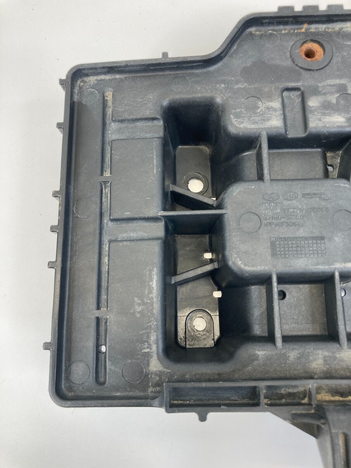 2011 11 Hyundai Sonata 2.4L Battery Retainer Tray Holder 37150-3S100