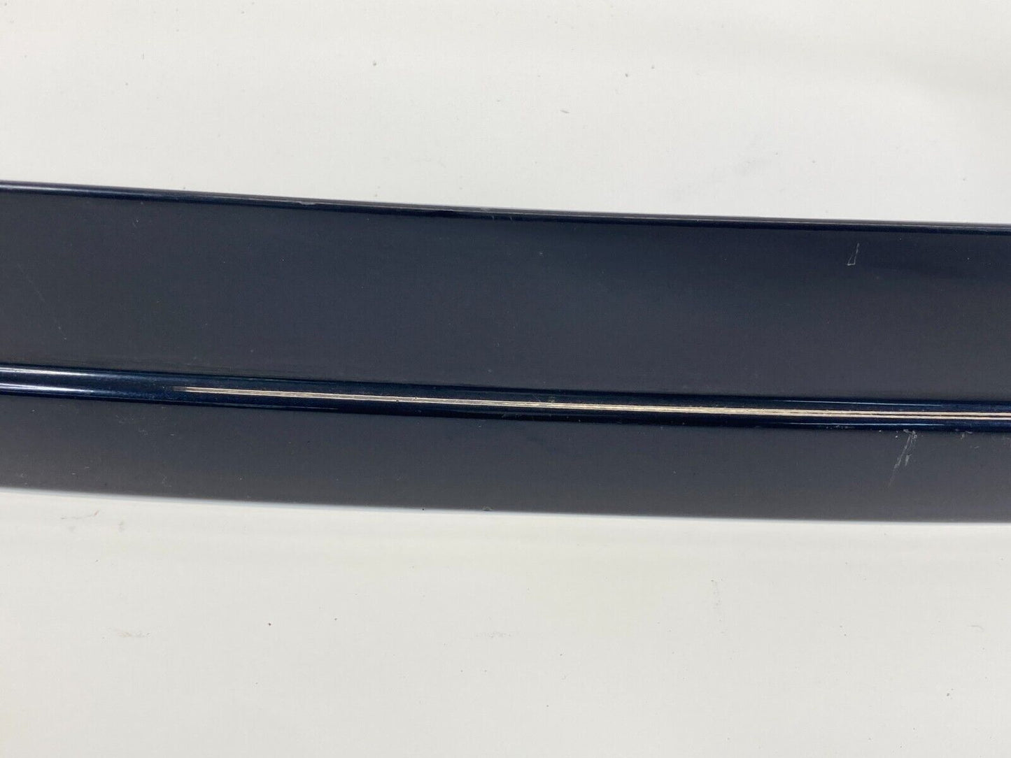 2009-2014 Volkswagen Routan Rear Trunk Lid Finish Garnish License Light Molding