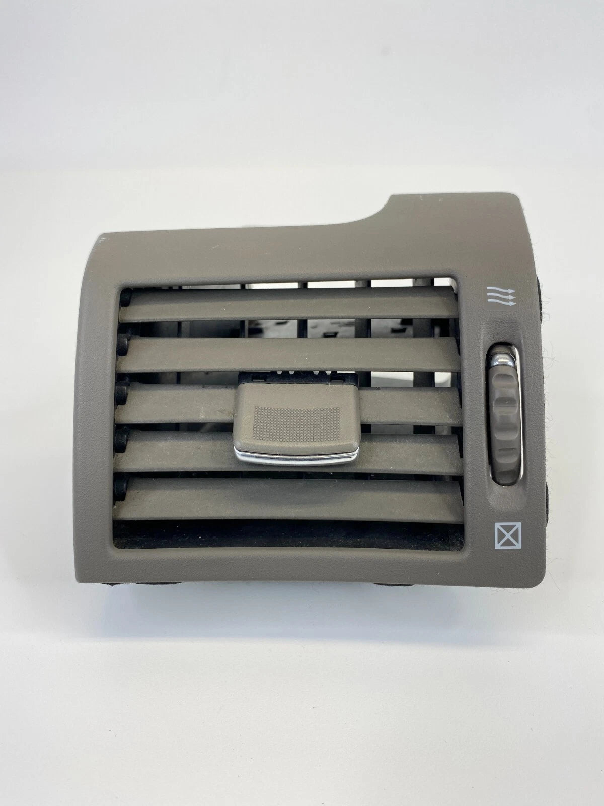 2006-2010 INFINITI M35 LEFT SIDE DASH AC AIR VENT GRILLE OUTLET 68761-EG000 OEM